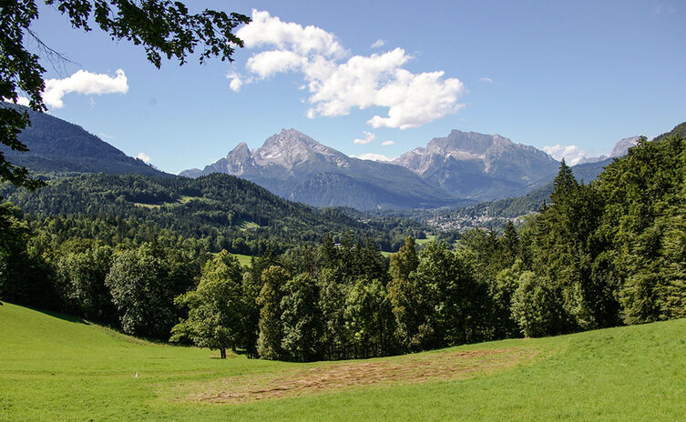 Blick von Oberau nach Berchtesgaden mit Watzmann und Hochkalter